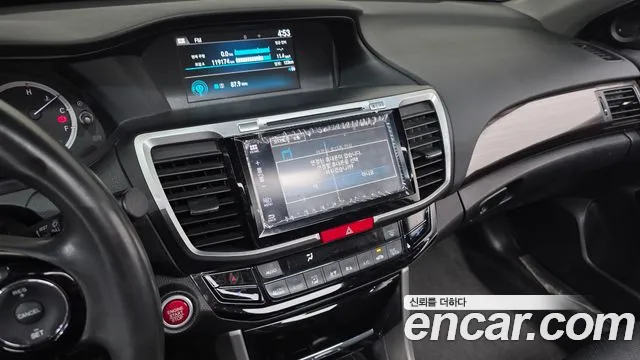 Honda Accord 2017 — фото 14