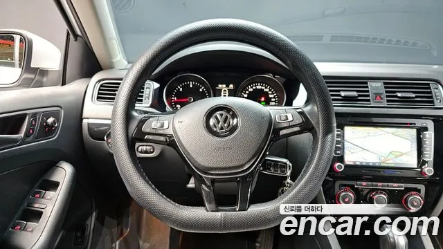Volkswagen Jetta 2015 — фото 13