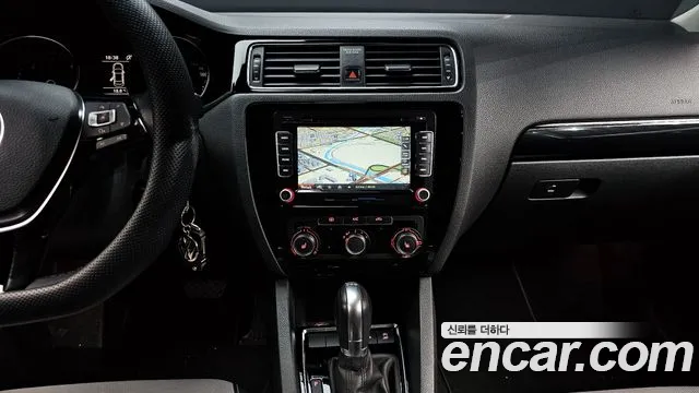 Volkswagen Jetta 2015 — фото 14