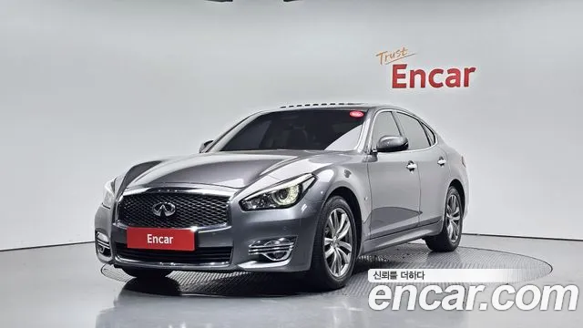 Infiniti Q70