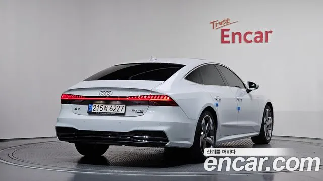 Audi A7 2022 — фото 2