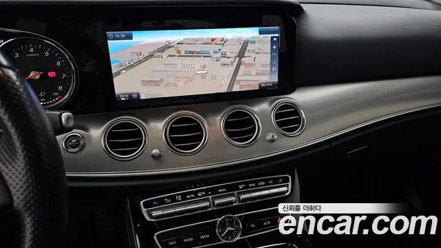 Mercedes-Benz E-Class 2017 — фото 14