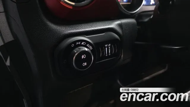 Jeep Wrangler 2023 — фото 17