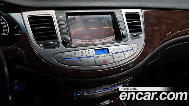 Hyundai Genesis 2010 — фото 15