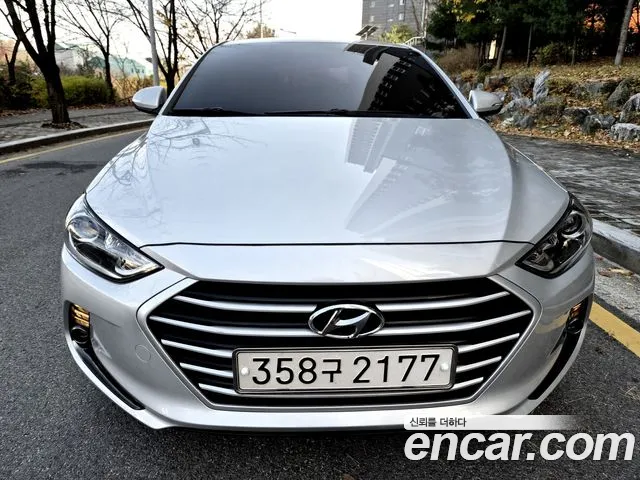 Hyundai AVANTE 2018 — фото 2