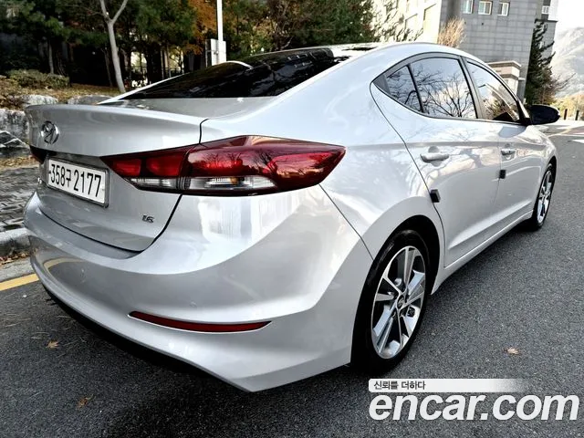 Hyundai AVANTE 2018 — фото 4