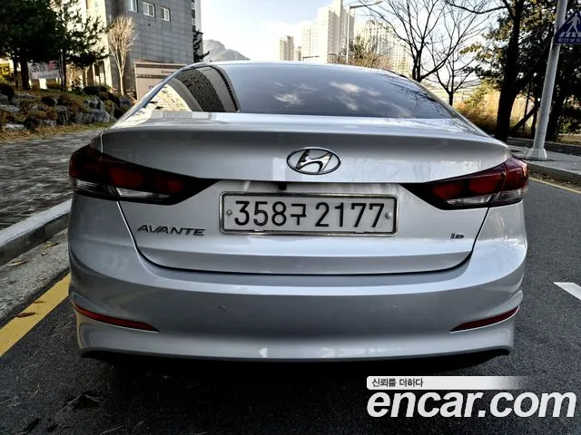 Hyundai AVANTE 2018 — фото 5