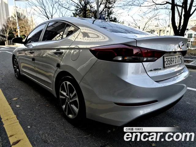 Hyundai AVANTE 2018 — фото 6