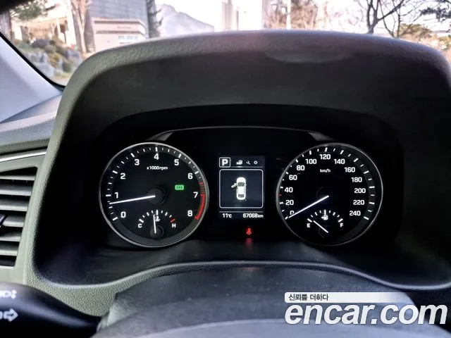 Hyundai AVANTE 2018 — фото 15