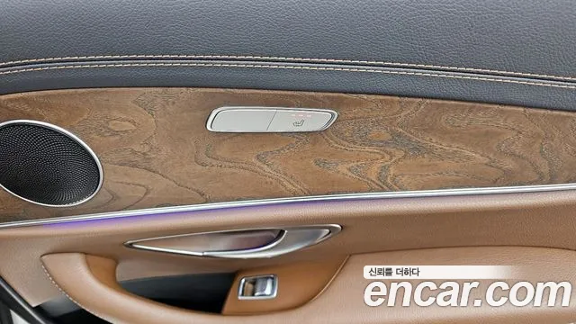 Mercedes-Benz E-Class 2022 — фото 18
