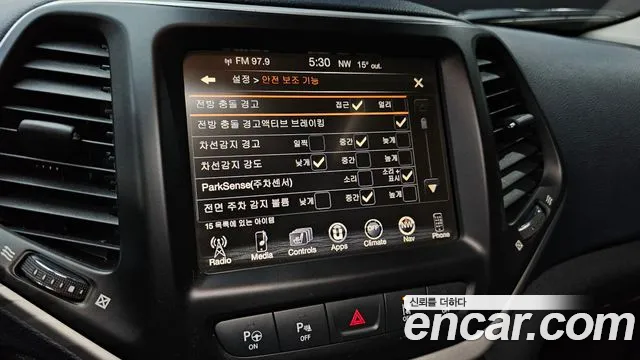 Jeep Cherokee 2016 — фото 17
