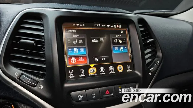 Jeep Cherokee 2016 — фото 18