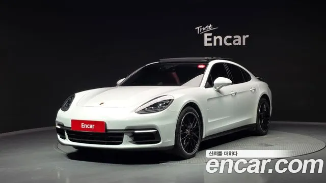 Porsche Panamera 2018 — фото 1