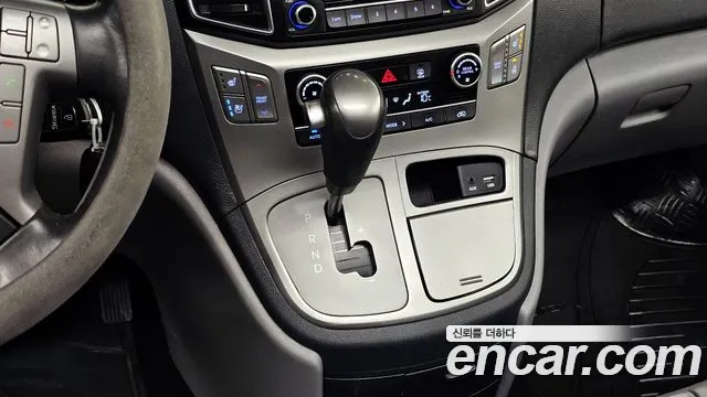 Hyundai Starex 2016 — фото 9