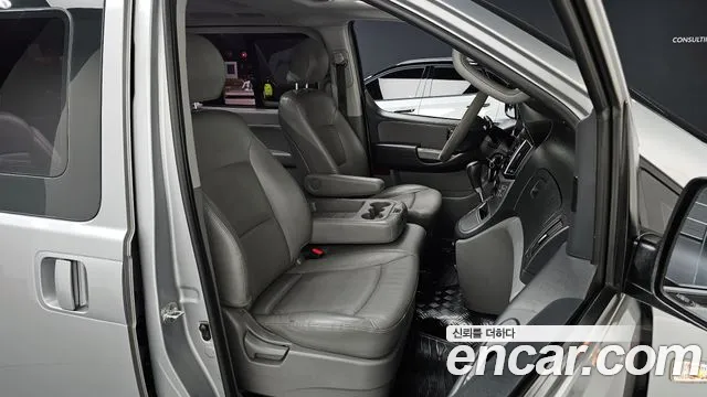 Hyundai Starex 2016 — фото 10