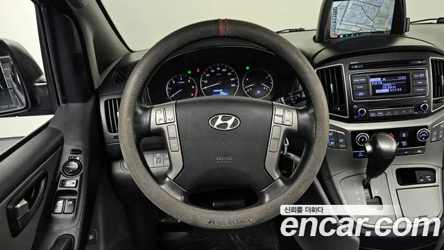 Hyundai Starex 2016 — фото 13
