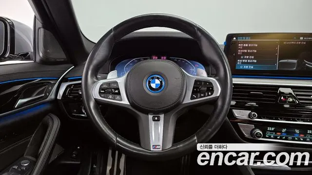 BMW 5-Series 2023 — фото 13