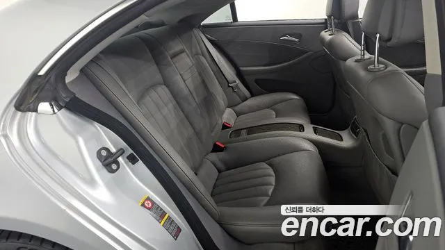 Mercedes-Benz CLS-Class 2010 — фото 12