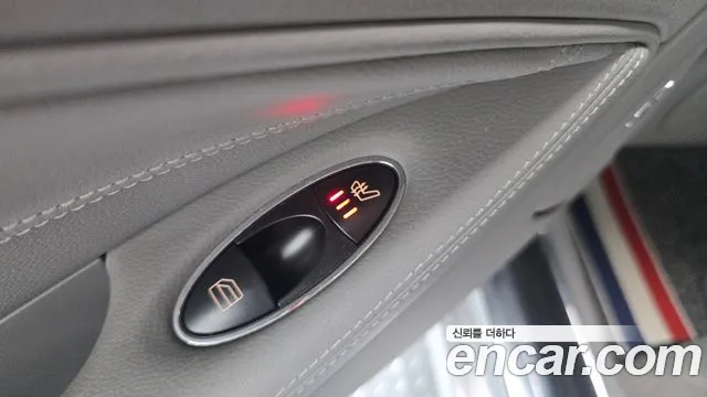 Mercedes-Benz CLS-Class 2010 — фото 18