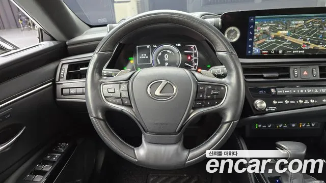 Lexus ES 2023 — фото 13
