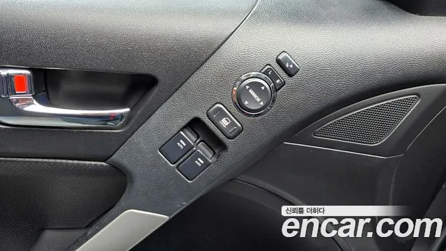 Hyundai Genesis 2009 — фото 16