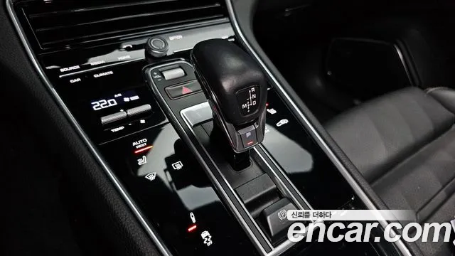 Porsche Panamera 2020 — фото 9
