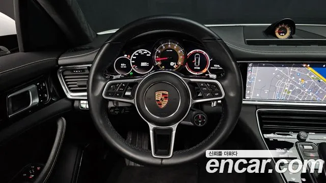 Porsche Panamera 2020 — фото 12