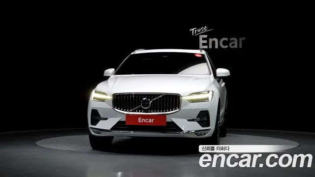 Volvo XC60 2022 — фото 3