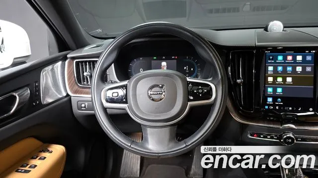 Volvo XC60 2022 — фото 13