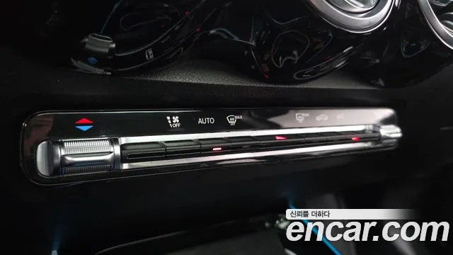 Mercedes-Benz GLB-Class 2021 — фото 15