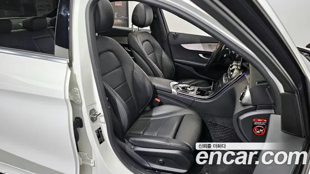Mercedes-Benz C-Class 2021 — фото 12