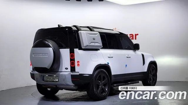 Land Rover Defender 2022 — фото 2