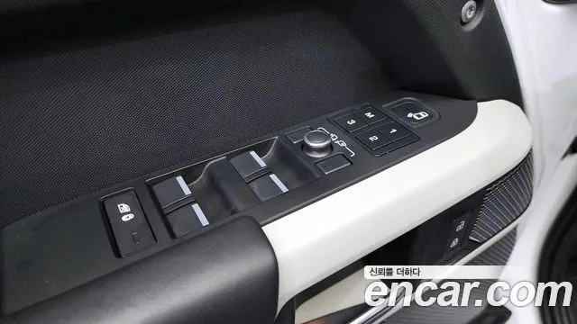 Land Rover Defender 2022 — фото 13