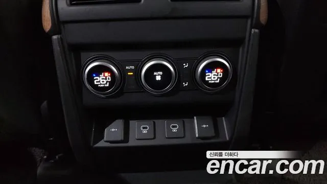 Land Rover Defender 2022 — фото 17