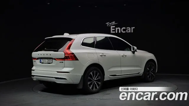 Volvo XC60 2024 — фото 2