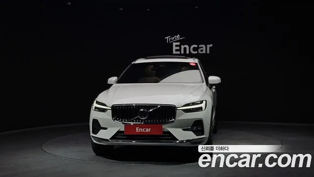 Volvo XC60 2024 — фото 3