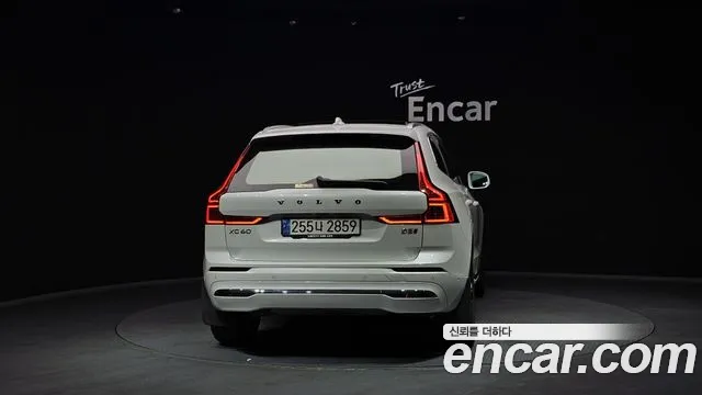 Volvo XC60 2024 — фото 4