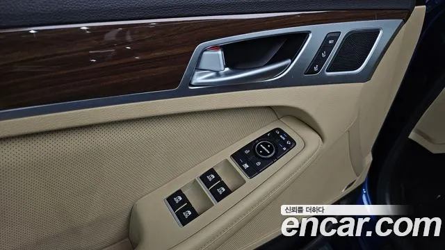 Hyundai Genesis 2016 — фото 17