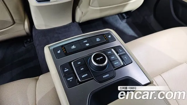 Hyundai Genesis 2016 — фото 19