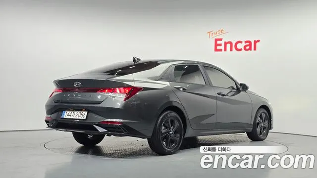 Hyundai AVANTE 2023 — фото 2
