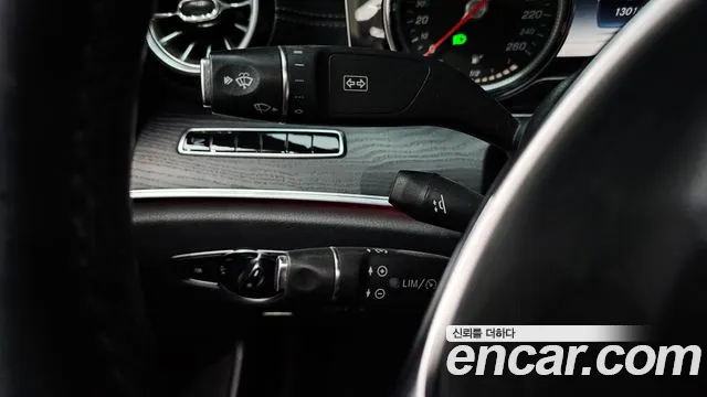 Mercedes-Benz E-Class 2018 — фото 19