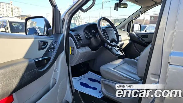 Hyundai Starex 2018 — фото 11