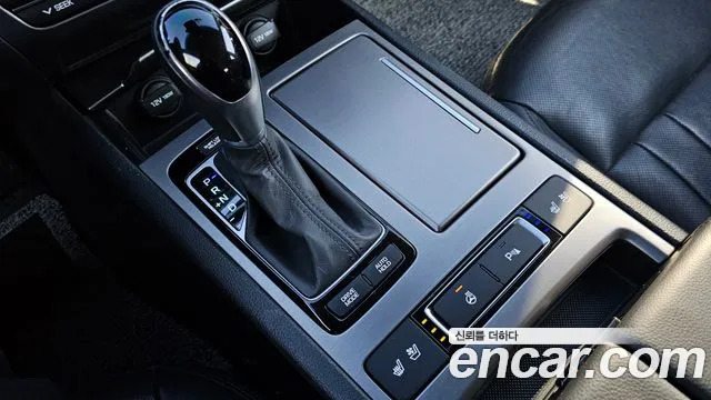 Hyundai Genesis 2016 — фото 9