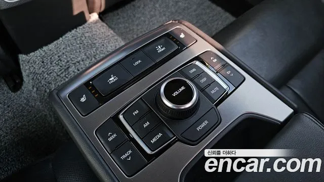 Hyundai Genesis 2016 — фото 18