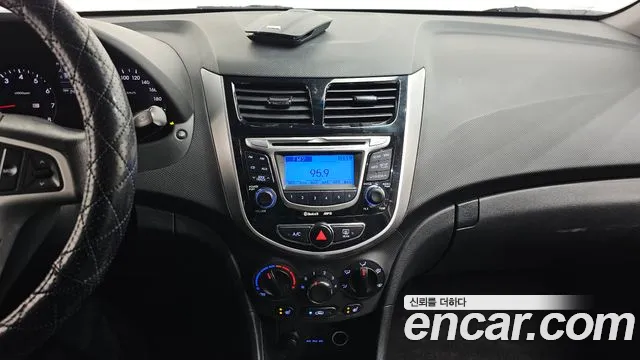 Hyundai Accent 2012 — фото 14
