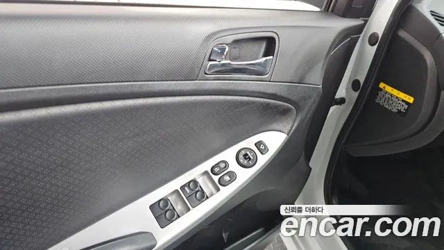 Hyundai Accent 2012 — фото 18