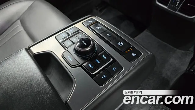 Hyundai Genesis 2016 — фото 18