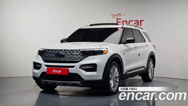 Ford Explorer 2022 — фото 1