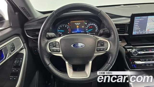 Ford Explorer 2022 — фото 13