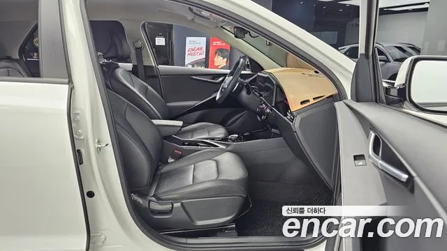Kia Niro 2023 — фото 12